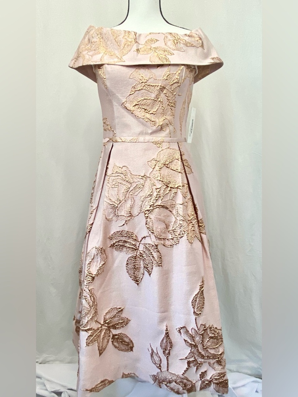 RICKIE FREEMAN TERI JON NWT pink Gold
Wedding Guest Jacquard Midi Dress size 4